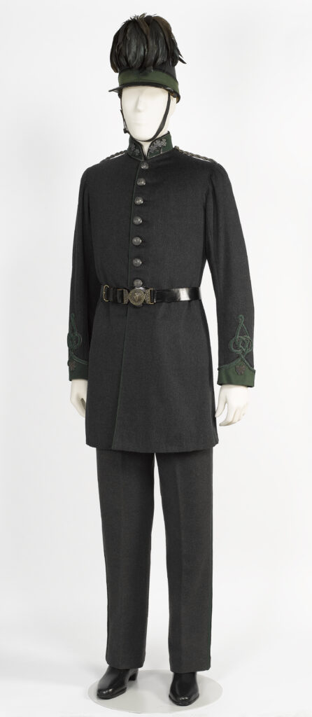 LONDON IRISH RIFLES UNIFORM